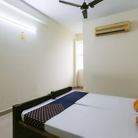 Spot On 63050 Kag Rooms Guduvancheri Ngoại thất bức ảnh