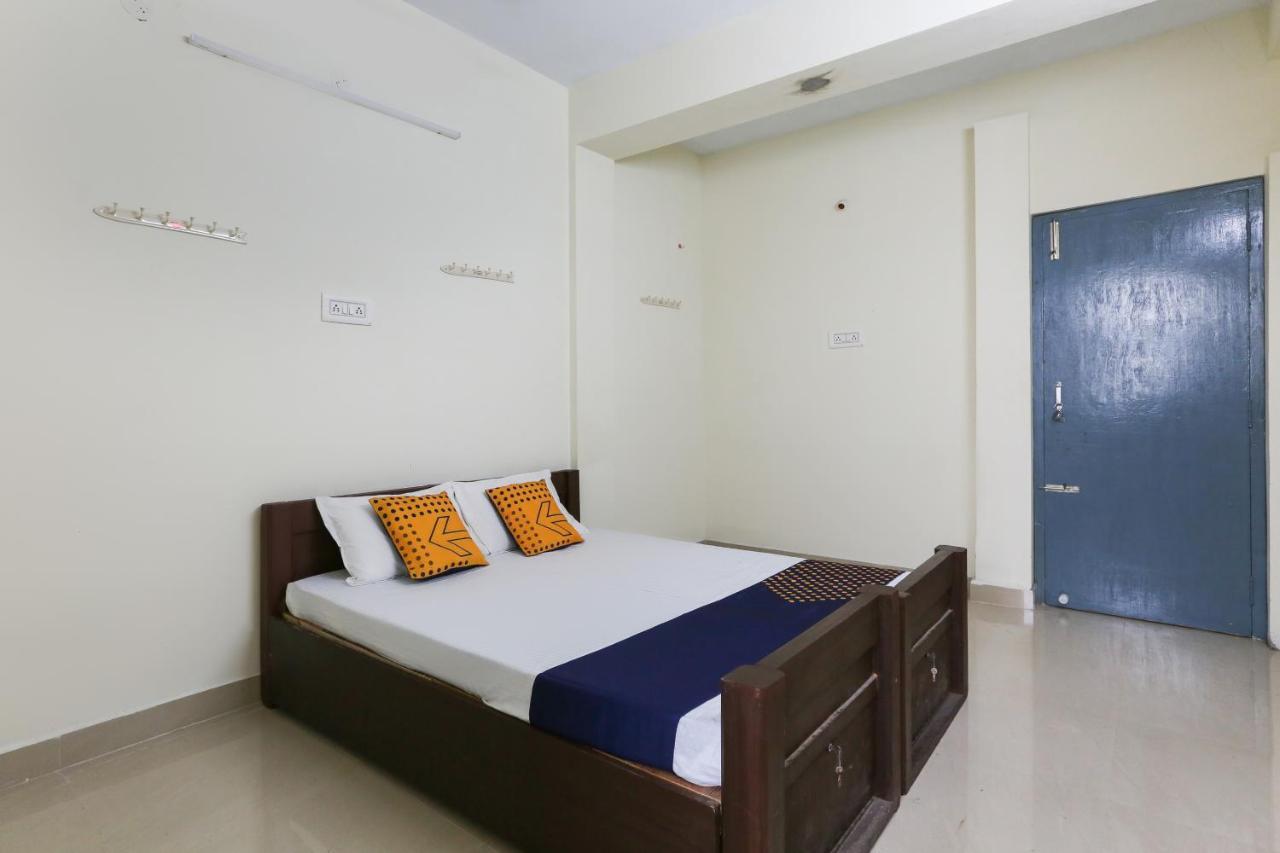 Spot On 63050 Kag Rooms Guduvancheri Ngoại thất bức ảnh