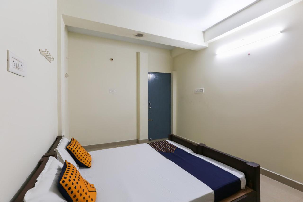 Spot On 63050 Kag Rooms Guduvancheri Ngoại thất bức ảnh